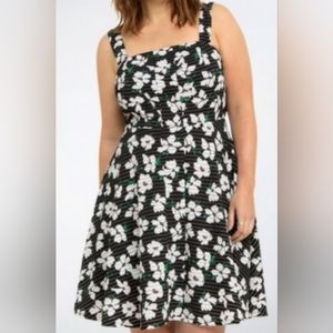 Torrid Textured Daisy Dress Size 24